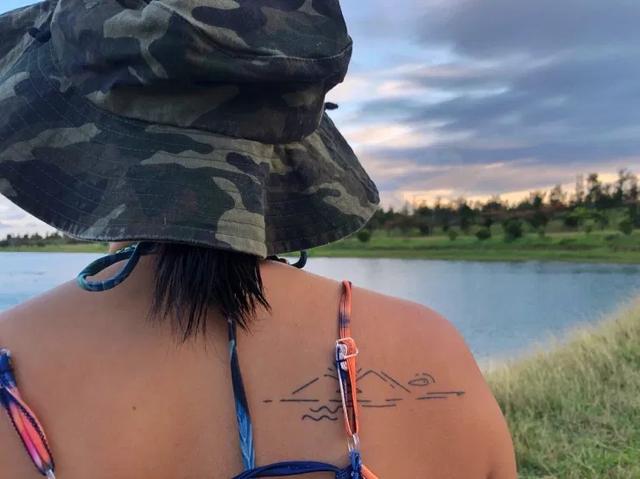 我在身上紋了一座山,讓紋身看上去又酷又特別