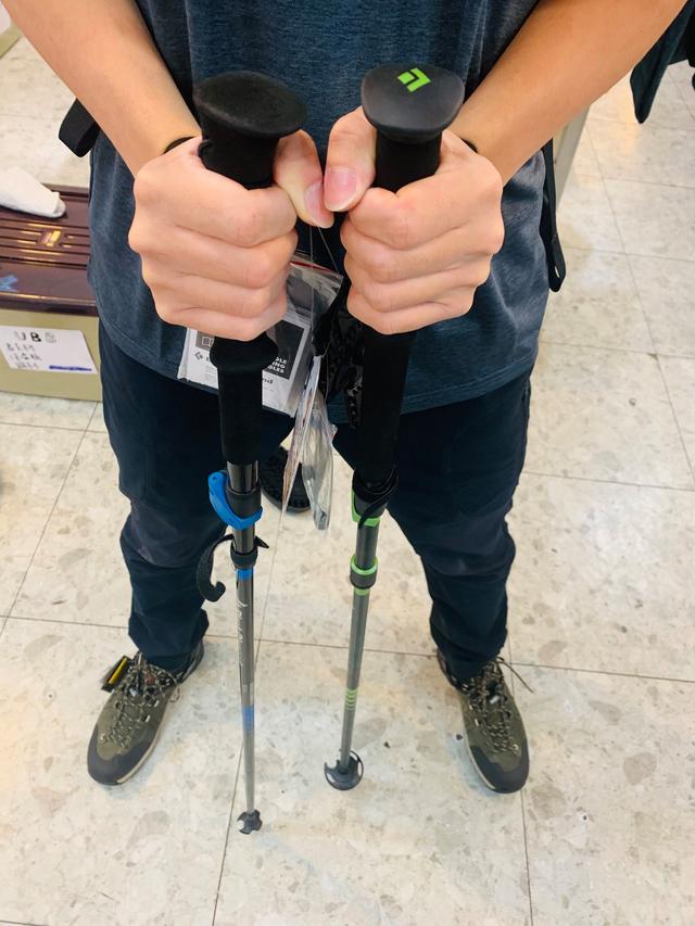 一日戶外徒步登山活動,應該具有哪些基礎的裝備？