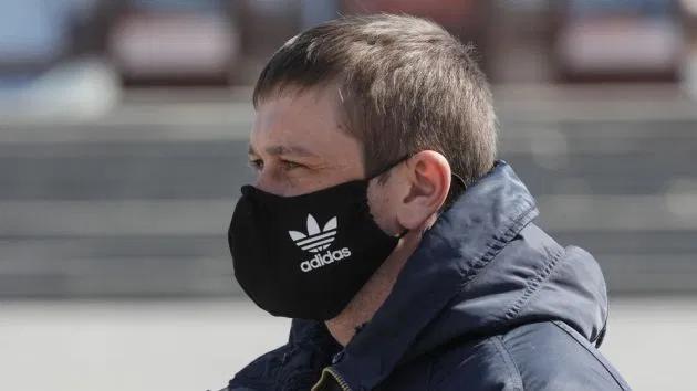 Adidas阿迪達斯第二季業績大倒退,凈虧損27億