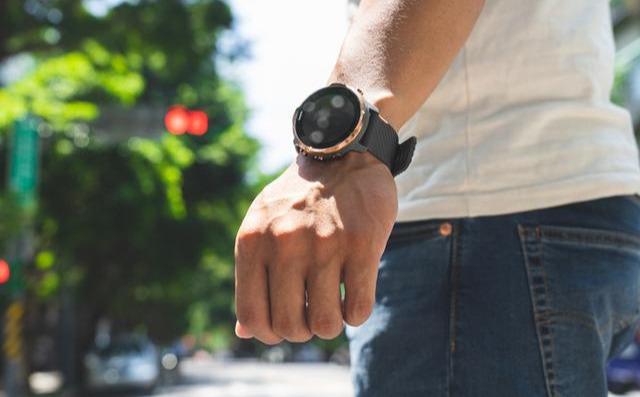頌拓Suunto7智能手表開箱分享,簡約與滿足日常的Wear OS系統