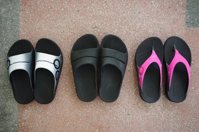 運動恢復拖鞋?推薦給家人們一雙OOFOS拖鞋