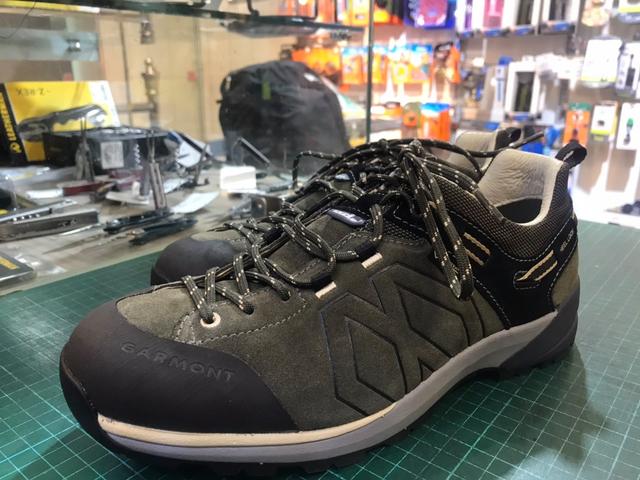 一日戶外徒步登山活動,應該具有哪些基礎的裝備？