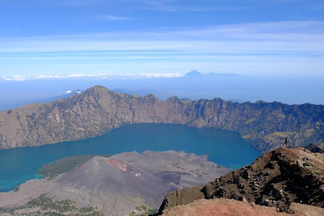 回憶印尼徒步旅行,登頂龍目島最高峰林賈尼火山