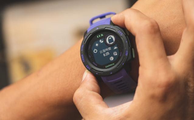 Garmin佳明Instinct聯手新世紀福音戰士聯名款手表開箱分享