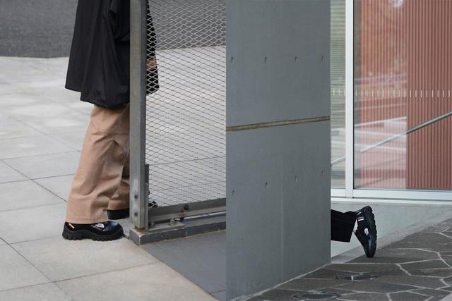 北面The North Face新聯名鞋款發布,這次是和頂級皮具品牌Hender Scheme