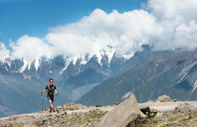 四川成都一場一千公里的越野賽,天價報名費20888元