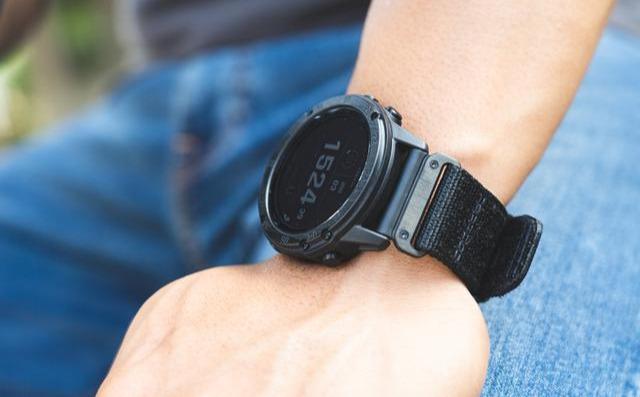Garmin佳明Tactix Delta太陽能戰術腕表開箱,軍迷愛好者不容錯過