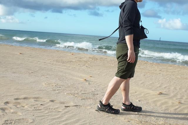 夏天你需要的是一款專業的溯溪鞋,KEEN戶外溯溪鞋開箱體驗