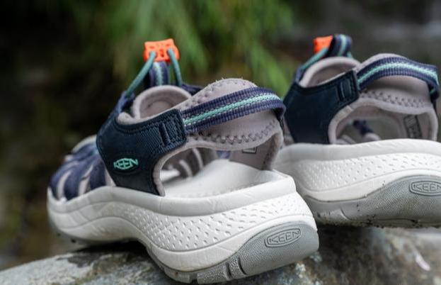 KEEN輕量涼鞋實測,女孩夏天光腳穿涼鞋是一種什么樣的體驗?