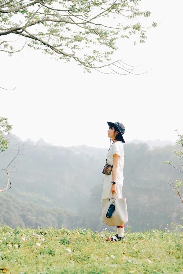 玩戶外的小姐姐,不同風(fēng)格的穿搭時尚又好看