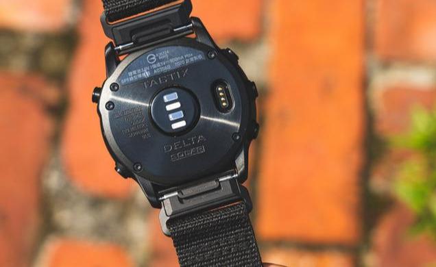 Garmin佳明Tactix Delta太陽能戰術腕表開箱,軍迷愛好者不容錯過