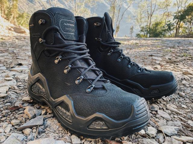 LOWA戰(zhàn)術軍靴實測,山林或城市間行走的必備戶外鞋