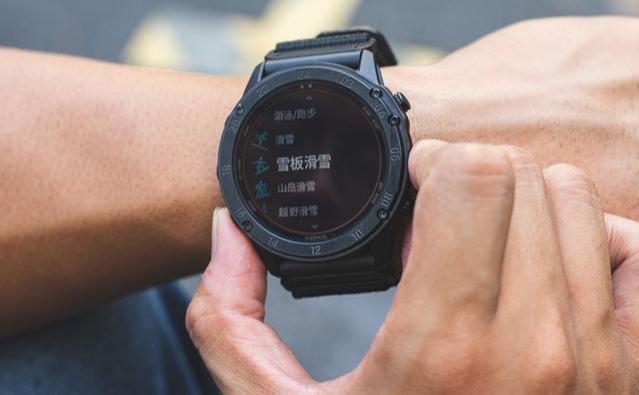 Garmin佳明Tactix Delta太陽能戰術腕表開箱,軍迷愛好者不容錯過