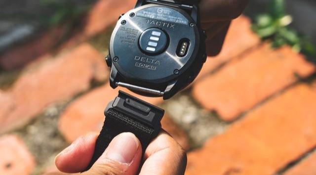 Garmin佳明Tactix Delta太陽能戰術腕表開箱,軍迷愛好者不容錯過