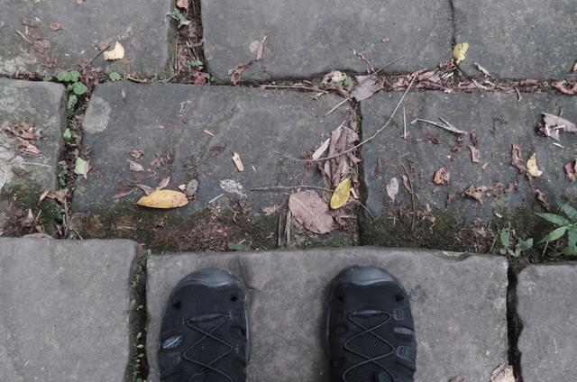 夏天你需要的是一款專業的溯溪鞋,KEEN戶外溯溪鞋開箱體驗