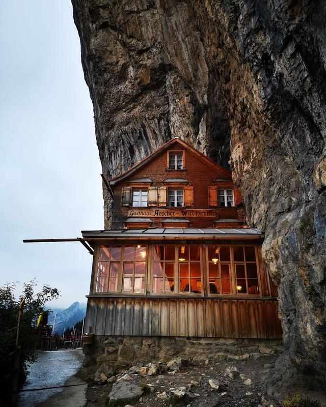 世界上最有特色的景觀餐廳,如果懸崖上吃飯你是否能吃的下去?