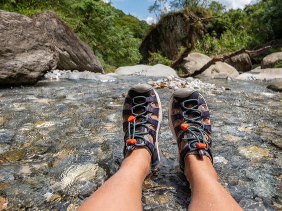 KEEN輕量涼鞋實測,女孩夏天光腳穿涼鞋是一種什么樣的體驗?