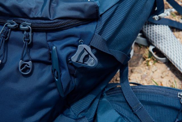 秋季的徒步登山活動(dòng),這款新手可選擇的Lowe Alpine背包開箱體驗(yàn)