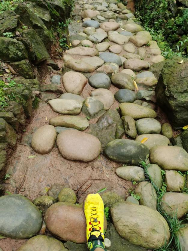 KAILAS凱樂石的旗艦級越野跑山鞋—FUGA PRO 3測評