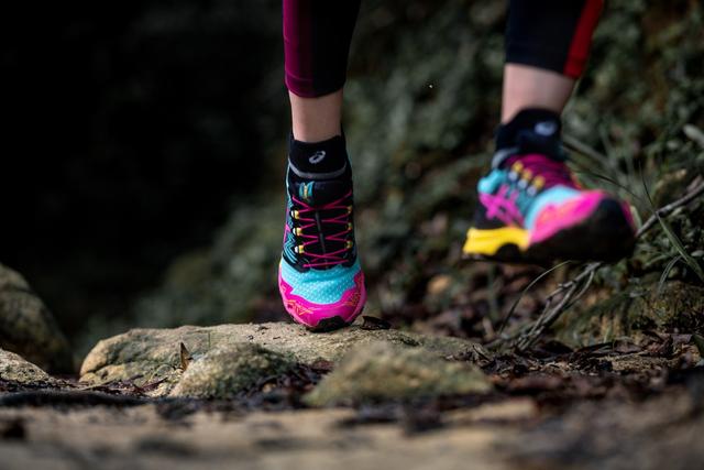 Nike、adidas、ASICS紛紛推出越野跑鞋,三大品牌跑鞋新作