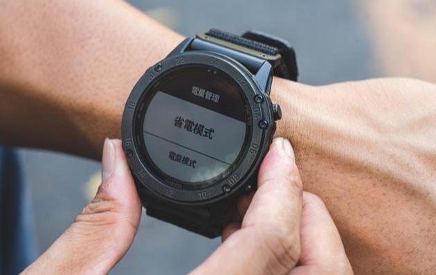 Garmin佳明Tactix Delta太陽能戰術腕表開箱,軍迷愛好者不容錯過