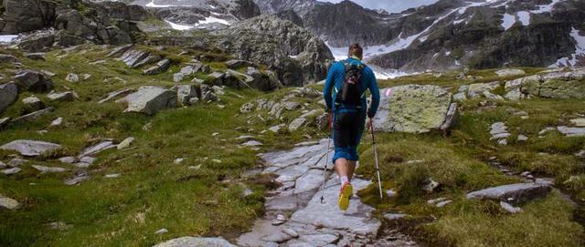 登山杖怎么選?如何一次買對?挑選登山杖詳細選購指南