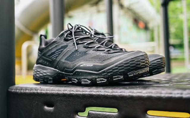 徒步鞋推薦,Mammut猛犸象徒步鞋實穿開箱體驗