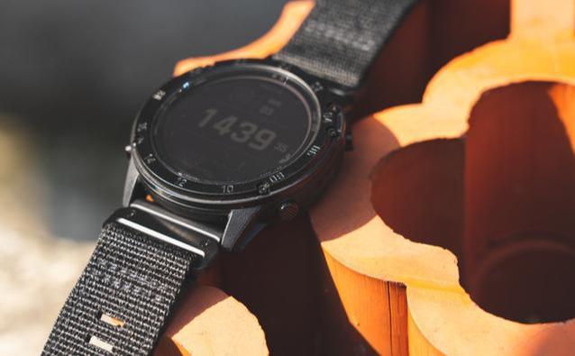 Garmin佳明Tactix Delta太陽能戰術腕表開箱,軍迷愛好者不容錯過