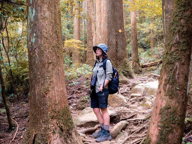 玩戶外的小姐姐,不同風(fēng)格的穿搭時尚又好看