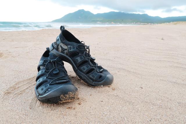 夏天你需要的是一款專業的溯溪鞋,KEEN戶外溯溪鞋開箱體驗