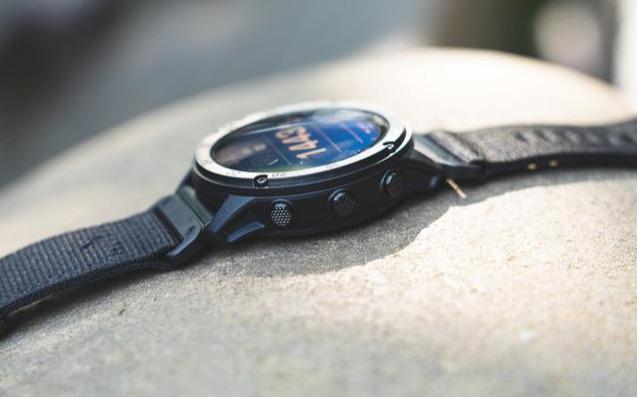 Garmin佳明Tactix Delta太陽能戰術腕表開箱,軍迷愛好者不容錯過