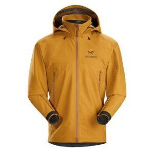 沖鋒衣推薦,多年穿著登山沖鋒衣的經驗分享