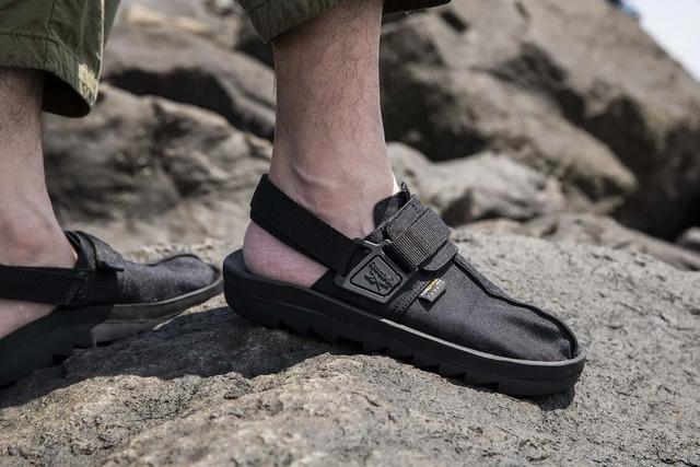 秋天來雙好看又舒適的涼鞋,Reebok銳步將會是秋季專屬涼鞋?