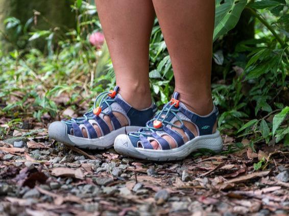 KEEN輕量涼鞋實測,女孩夏天光腳穿涼鞋是一種什么樣的體驗?