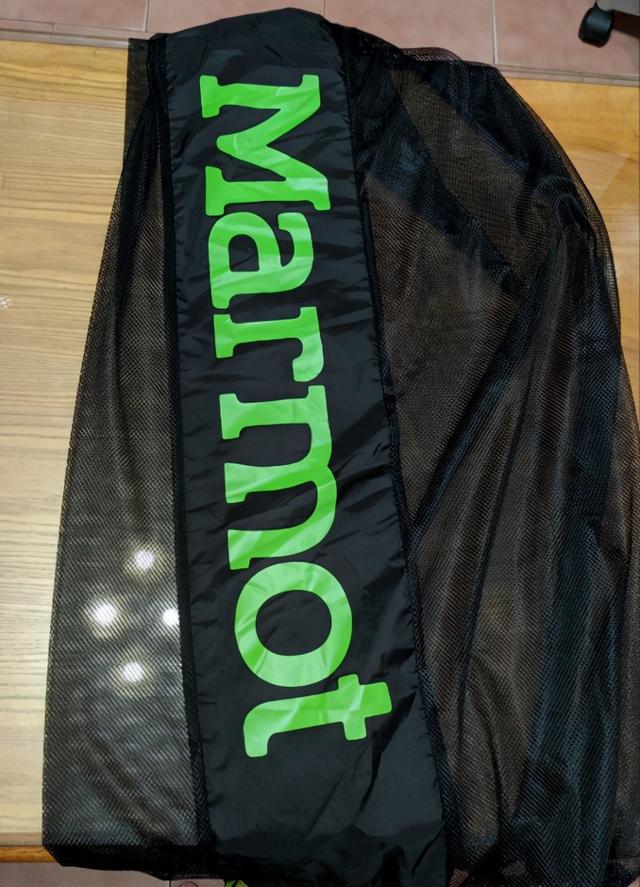 土撥鼠Marmot羽絨絨睡袋開(kāi)箱,戶外野營(yíng)還是要靠睡袋