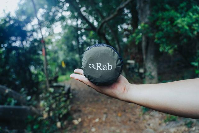 英國(guó)戶外品牌推薦,我喜歡的Rab輕量防水沖鋒衣外套評(píng)測(cè)報(bào)告