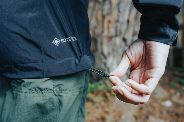 英國(guó)戶外品牌推薦,我喜歡的Rab輕量防水沖鋒衣外套評(píng)測(cè)報(bào)告