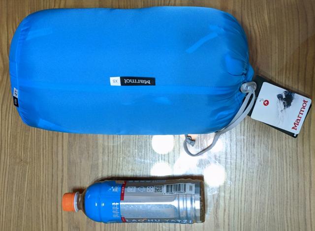 土撥鼠Marmot羽絨絨睡袋開(kāi)箱,戶外野營(yíng)還是要靠睡袋