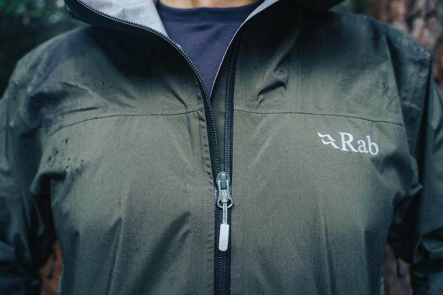 英國(guó)戶外品牌推薦,我喜歡的Rab輕量防水沖鋒衣外套評(píng)測(cè)報(bào)告