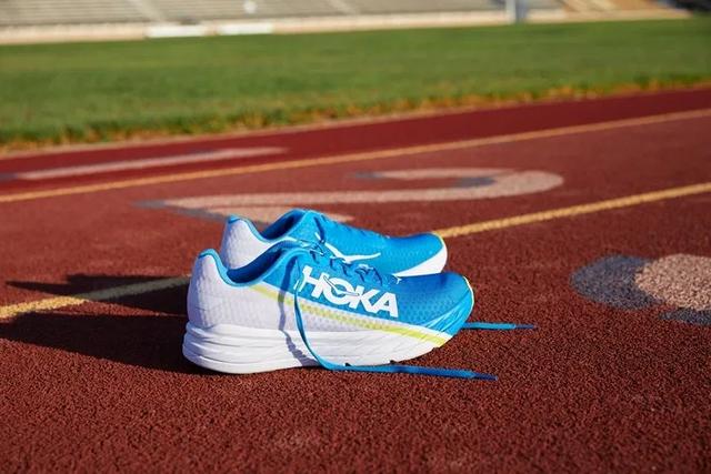 新品,Hoka One One出了2021春夏系列碳纖維跑鞋