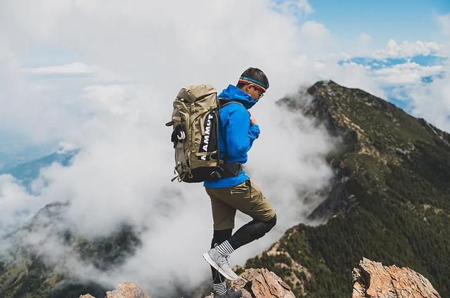 驢友都喜歡背包,來看看包里都裝了哪些東西?