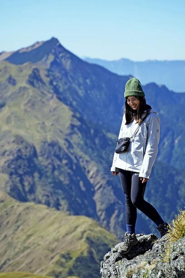 驢友都喜歡背包,來看看包里都裝了哪些東西?