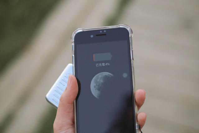 便攜充電寶開箱,登山、露營都方便用的Zendure移動電源