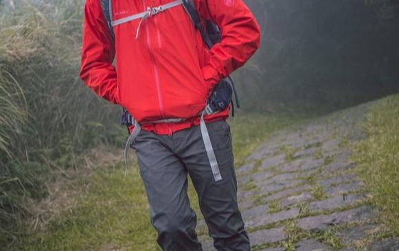 Mammut猛犸象軟殼外套好在哪?看我為你親身實測體驗