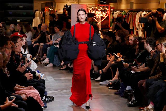 不是給戶外愛好者的outdoor品牌聯名款,上萬元價格有人買