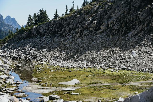 爬山要帶什么吃的?參考一下國外的登山向導如何介紹
