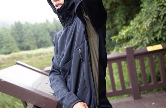 Mammut猛犸象軟殼外套好在哪?看我為你親身實測體驗