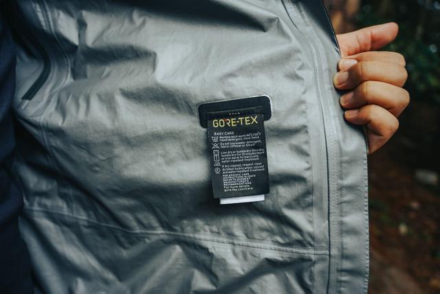 英國(guó)戶外品牌推薦,我喜歡的Rab輕量防水沖鋒衣外套評(píng)測(cè)報(bào)告