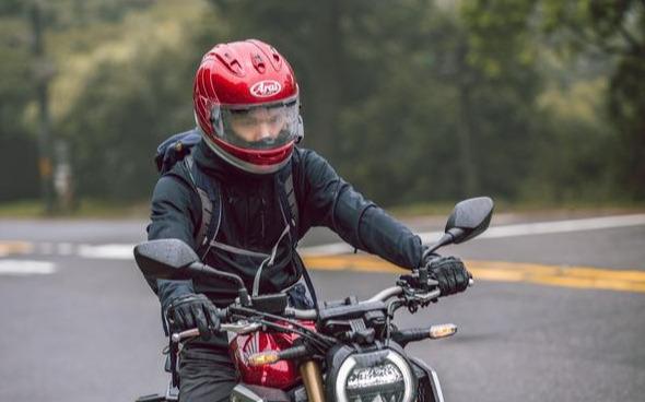 Mammut猛犸象軟殼外套好在哪?看我為你親身實測體驗