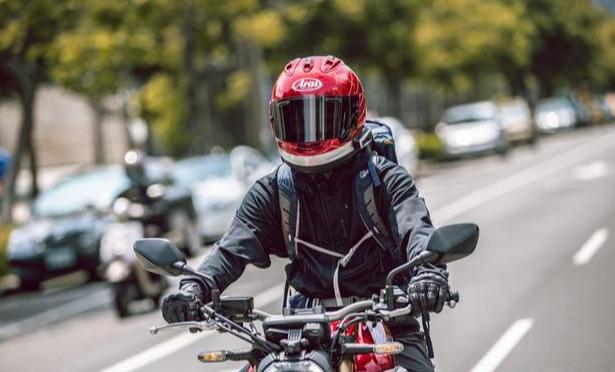 Mammut猛犸象軟殼外套好在哪?看我為你親身實測體驗